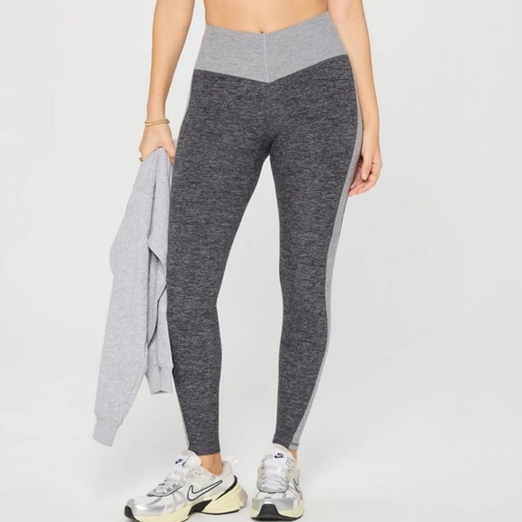 NWT Fabletics HeatherFlex High-Waisted Tonal Legging Size S - Picture 1 of 5